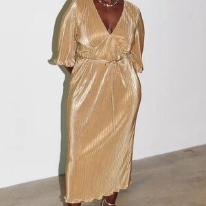 Never Fully Dressed Emma Gold Plisse Metallic Midi Dress, XL